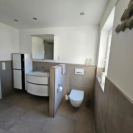 Schoene Zimmer Am Langenselbolder Dreieck A 45 A 66 Neuberg Exterior foto
