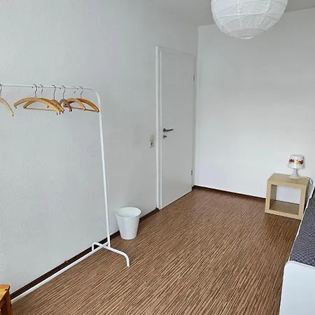 Schoene Zimmer Am Langenselbolder Dreieck A 45 A 66 Neuberg Exterior foto