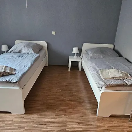 Schoene Zimmer Am Langenselbolder Dreieck A 45 A 66 Neuberg Exterior foto